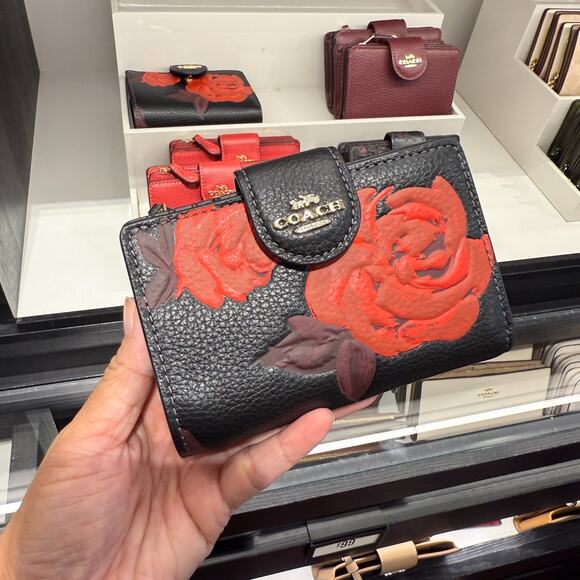 Coach Medium Corner Zip Wallet With Floral Print CCL63 Black/Red - Picture 1 of 5